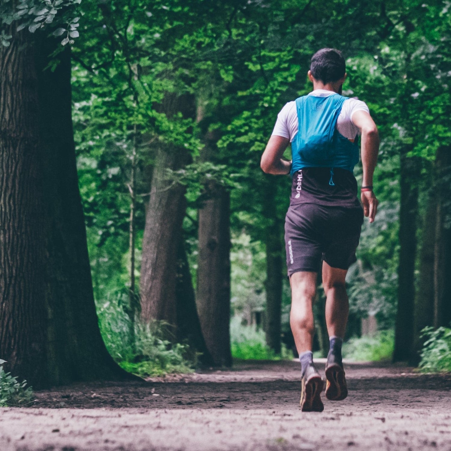 Correre in montagna: come farlo al meglio tra salite e discese