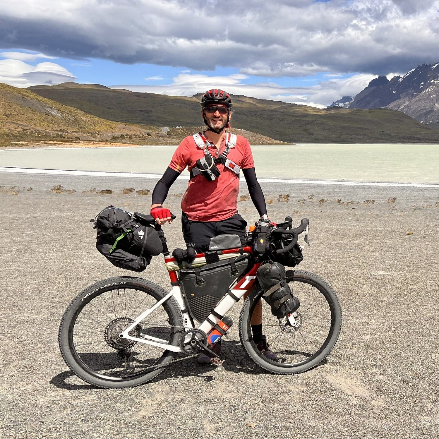 La bici oltre la fatica: storie di strada, incontri e libertà - intervista a Ernesto García Domingo